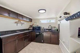 9028 Burr St, Oakland, CA 94605 - Photo 31