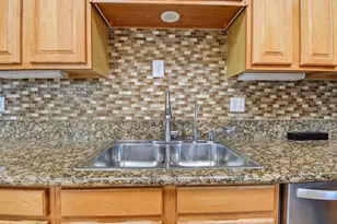 9028 Burr St, Oakland, CA 94605 - Photo 9