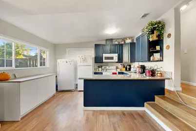 4631 11th Avenue, Sacramento, CA 95820 - Photo 9