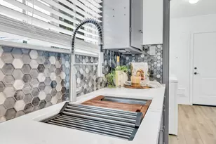 1701 9th Ave, Sacramento, CA 95818 - Photo 17