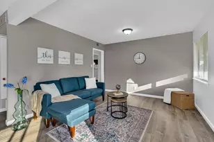 941 Granada Cir, Los Banos, CA 93635 - Photo 5