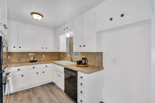 941 Granada Cir, Los Banos, CA 93635 - Photo 13