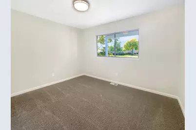 192 Creekside Circle, Sacramento, CA 95823 - Photo 5