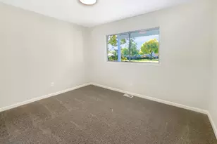 192 Creekside Cir, Sacramento, CA 95823 - Photo 5