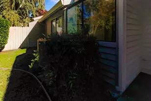 26 Marina Grande Ct, Sacramento, CA 95831 - Photo 9