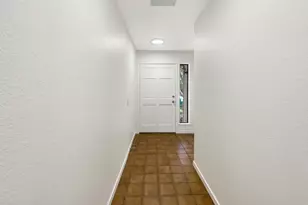 26 Marina Grande Ct, Sacramento, CA 95831 - Photo 13