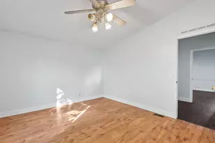 Cottonwood Ln, Sacramento, CA 95828 - Photo 25