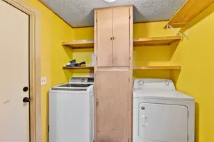 Cottonwood Ln, Sacramento, CA 95828 - Photo 15