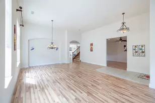 10050 Cameron Pines Way, Sacramento, CA 95829 - Photo 11