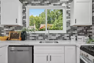 2725 Harkness St, Sacramento, CA 95818 - Photo 9