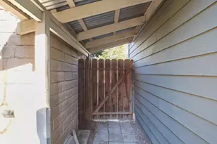 8667 Mariners Dr, Stockton, CA 95219 - Photo 15