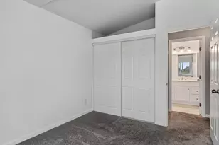 8064 Kingsdale Way, Sacramento, CA 95823 - Photo 35