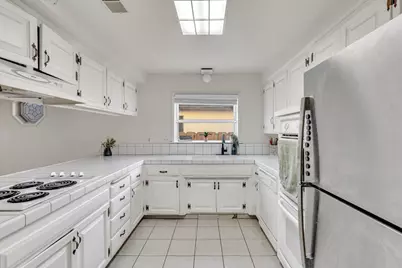 1062 Madison Avenue, Los Banos, CA 93635 - Photo 13