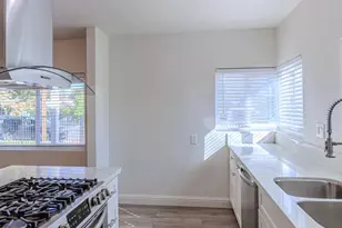 4422 52nd St, Sacramento, CA 95820 - Photo 7