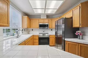 321 Baird Dr, Folsom, CA 95630 - Photo 13