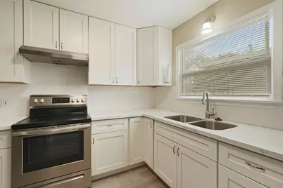 1640 Oxford Way, Stockton, CA 95204 - Photo 17