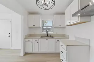 1559 N Carruth Ave, Fresno, CA 93728 - Photo 13