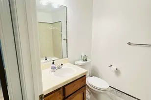 1328 Luna Ln, Stockton, CA 95206 - Photo 17