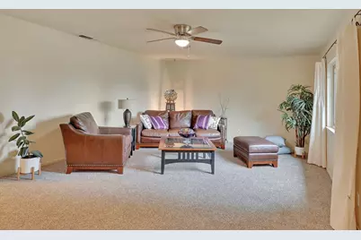 9550 Colton Avenue, Elk Grove, CA 95624 - Photo 7