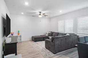 1654 Chanticleer Ln, Sacramento, CA 95834 - Photo 19