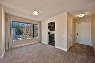 722 Woodside Ln E, Sacramento, CA 95825 - Photo 5