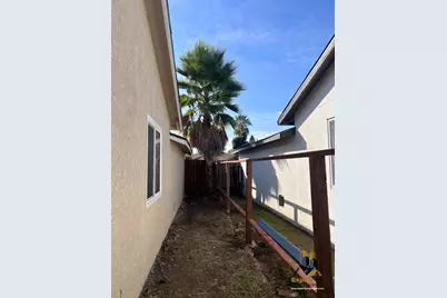 480 Lindley Drive, Sacramento, CA 95815 - Photo 1