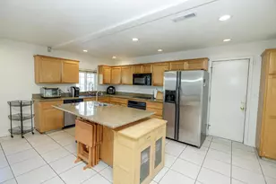 1317 Oakwood Dr, Modesto, CA 95350 - Photo 19