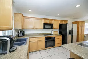 1317 Oakwood Dr, Modesto, CA 95350 - Photo 21