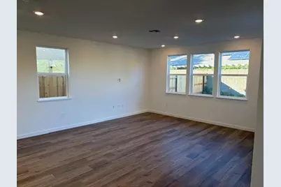 8469 Brushwood Way, Elk Grove, CA 95624 - Photo 5