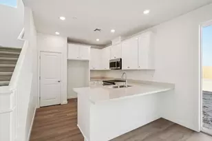 2462 Spotfin St, Roseville, CA 95757 - Photo 9