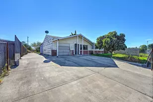 7580 Bellini Way, Sacramento, CA 95828 - Photo 3