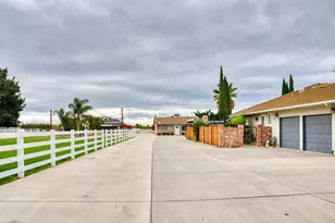 13791 S Castle Rd, Manteca, CA 95336 - Photo 9