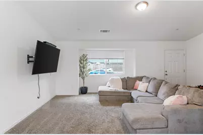 7418 W Meadowlark Court, Winton, CA 95388 - Photo 9