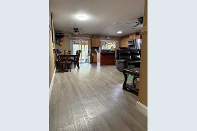 8205 Weyburn Court, Sacramento, CA 95828 - Photo 7