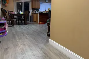 8205 Weyburn Ct, Sacramento, CA 95828 - Photo 3