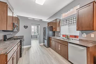 9065 Robbins Rd, Sacramento, CA 95829 - Photo 11