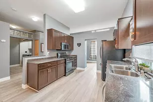 9065 Robbins Rd, Sacramento, CA 95829 - Photo 9