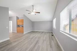 9065 Robbins Rd, Sacramento, CA 95829 - Photo 29