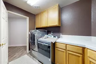 1708 Via Milano Ct, Gustine, CA 95322 - Photo 13