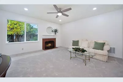 7007 Uranus Pkwy, Sacramento, CA 95823 - Photo 7