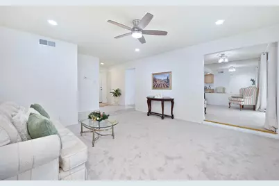 7007 Uranus Pkwy, Sacramento, CA 95823 - Photo 9