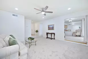 7007 Uranus Pkwy, Sacramento, CA 95823 - Photo 9