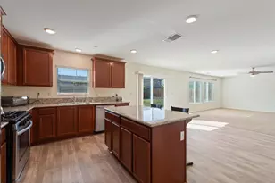 802 Reisling Ln, Coalinga, CA 93210 - Photo 13