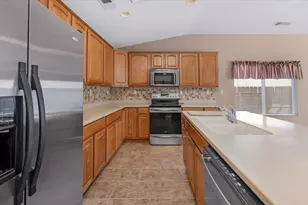 1947 Hampton, Hanford, CA 93230 - Photo 25