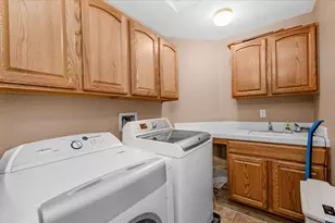 1947 Hampton, Hanford, CA 93230 - Photo 31