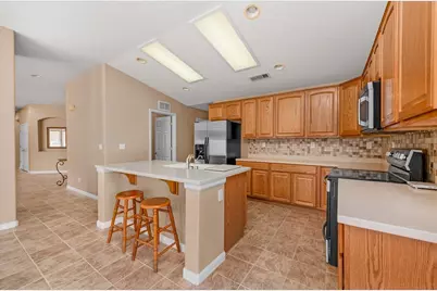 1947 Hampton, Hanford, CA 93230 - Photo 3