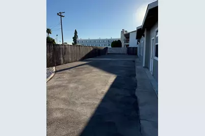 1412 Paradise Lane #B, Los Banos, CA 93635 - Photo 1