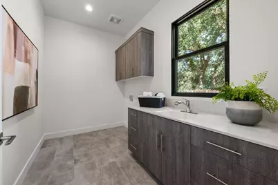 741 Estates Drive, Sacramento, CA 95864 - Photo 9