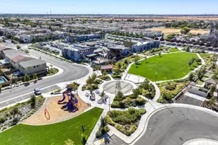 3041 Village Center Dr, Roseville, CA 95747 - Photo 41