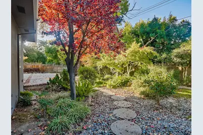 813 Columbia Drive, Sacramento, CA 95864 - Photo 39